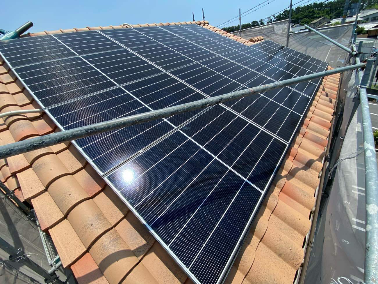 太陽光発電 ハンファQセルズ7.455kwシステム＋蓄電池 SUNTANK 12.3kwh システム＋外壁塗装　設置工事 画像