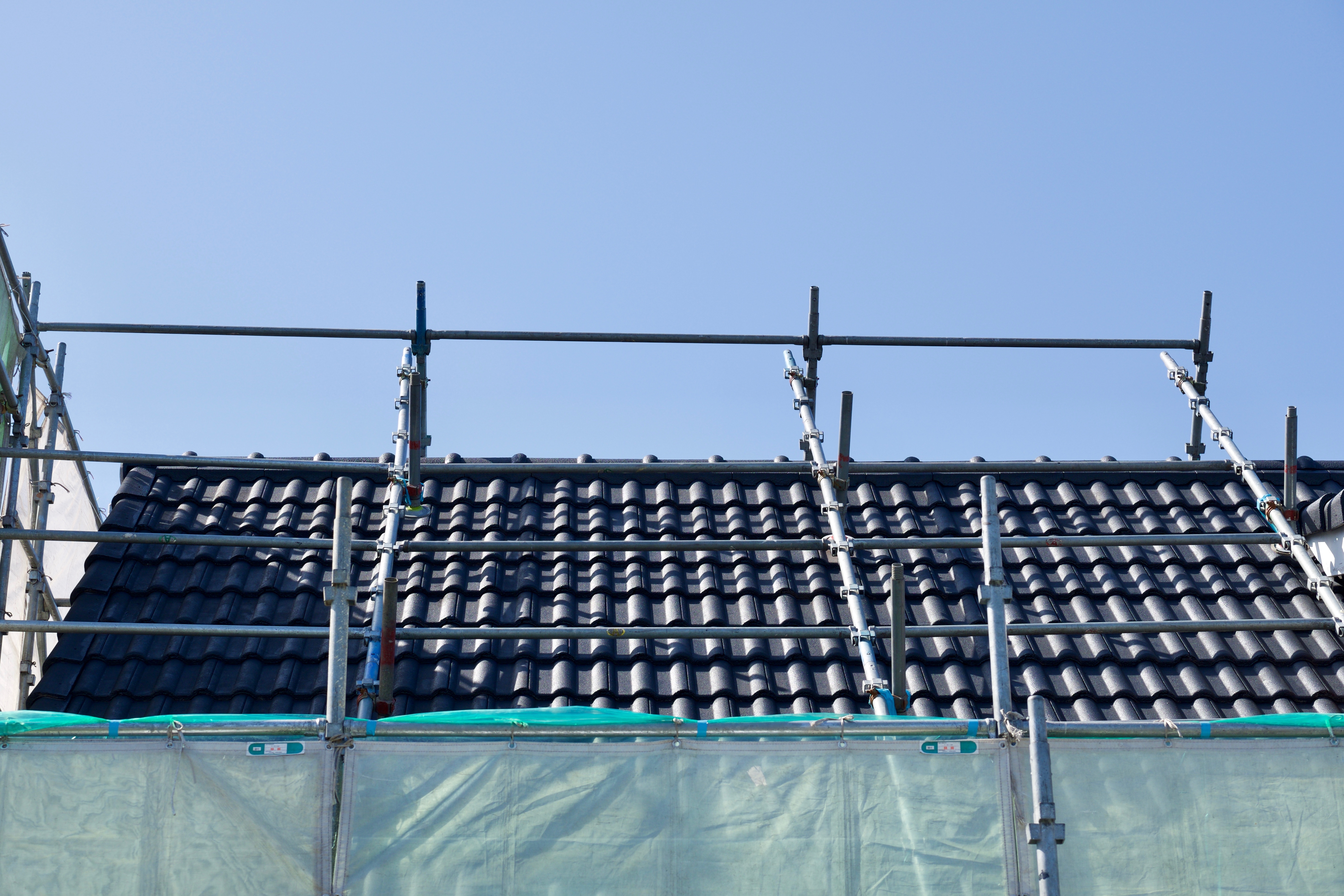 屋根の強度不足・築年数による設置不可