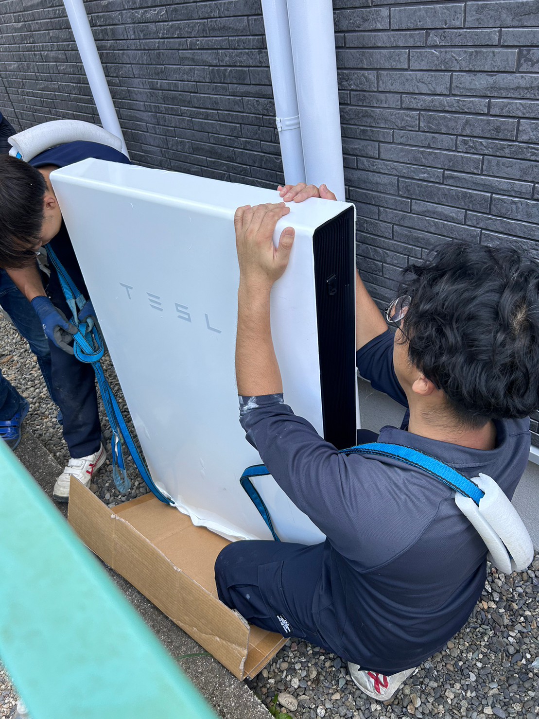 蓄電池。テスラ