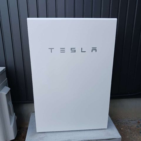 蓄電池テスラ Powerwall13.5kwの設置工事をしました！ アイキャッチ画像